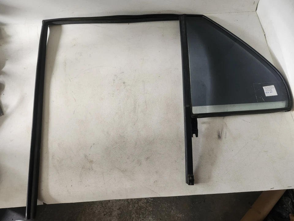 Kia Rondo LX 2007-2011 4 puertas L. ventilación trasera conductor ventana de vidrio tintado y sello Foto 4 de 4