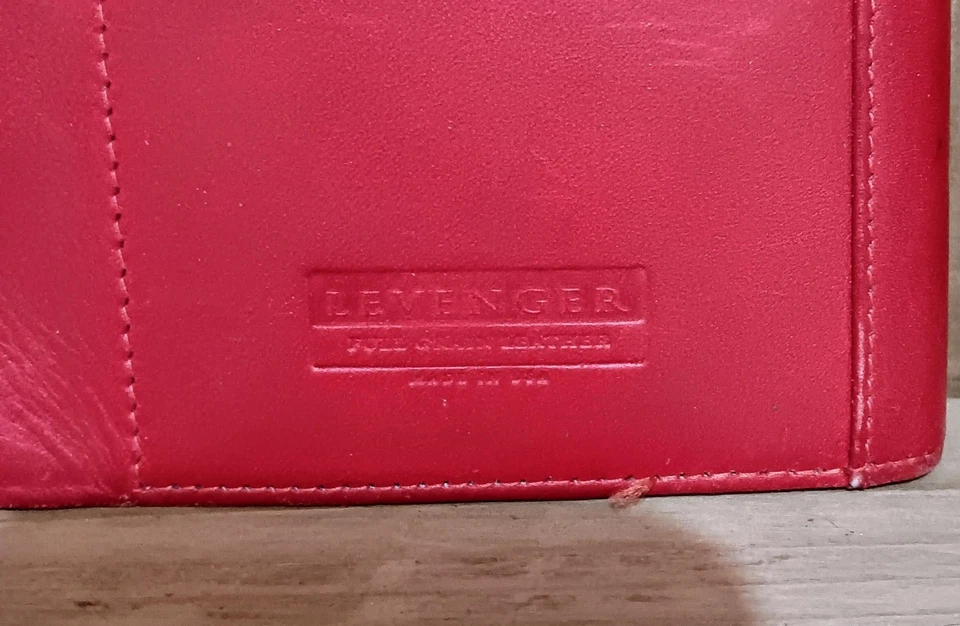 Diario de bolsillo Stanley rojo de cuero de grano completo Levenger Foto 4 de 4