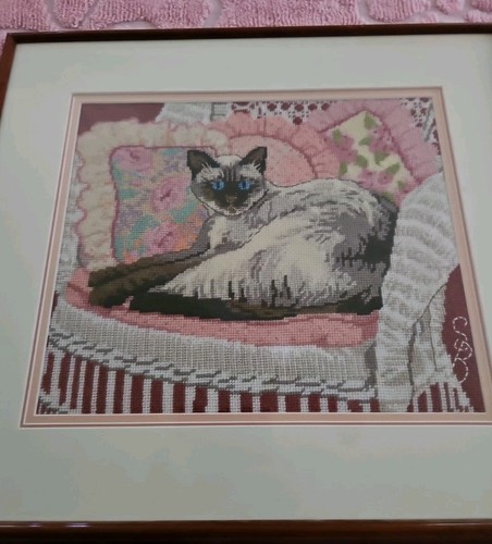 VTG 1988 Siamese Cat  Completed Framed & Matted Needlepoint Picture 18" X 20"
