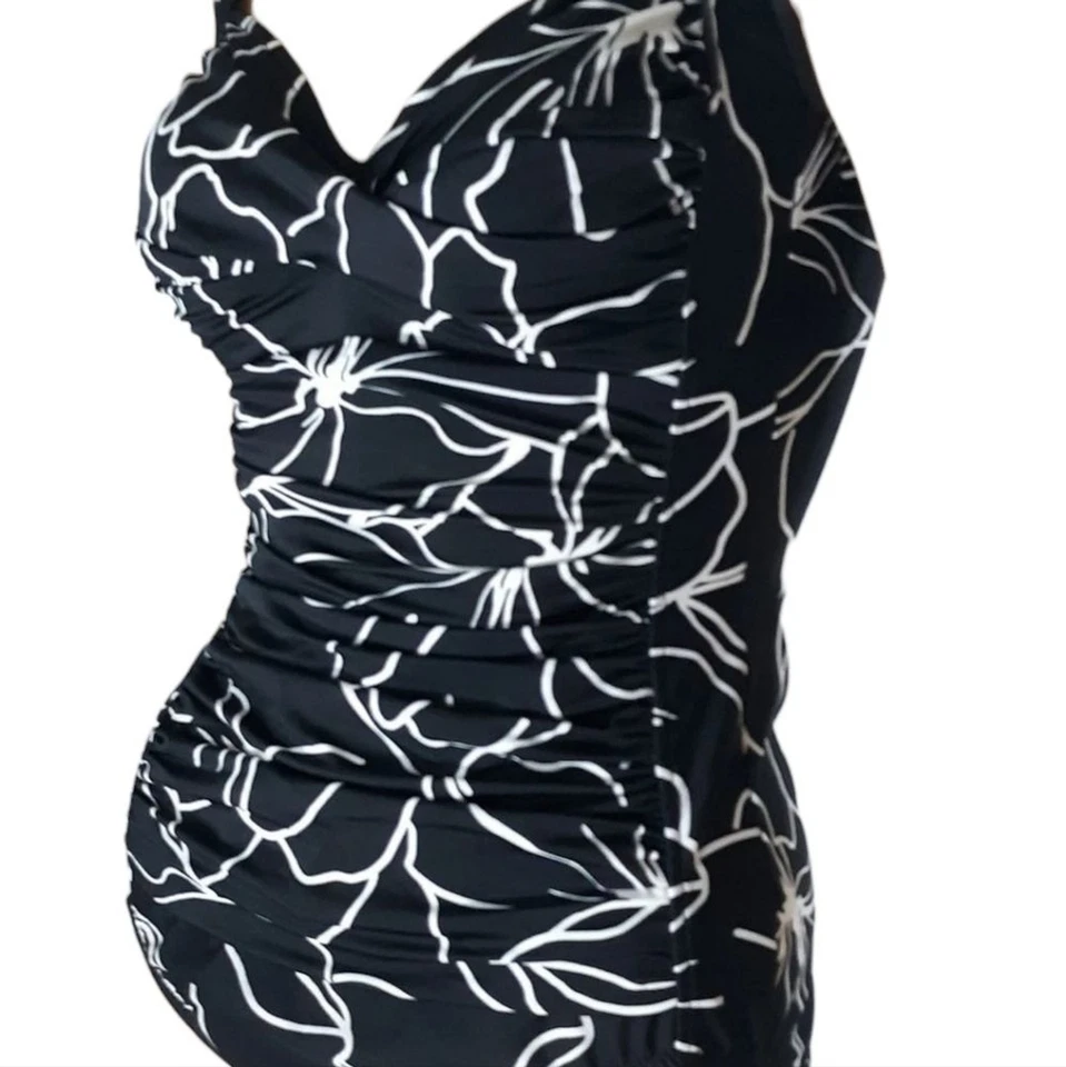 Maiô Croft & Barrow tamanho 12 preto branco abstrato floral reunido uma peça - Imagem 2 de 4