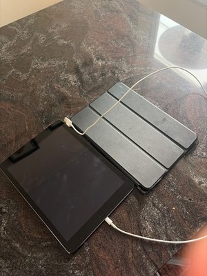 Apple iPad Air (1st Generation) A1474 16 GB, Wi-Fi, 9.7 in - Space Gray