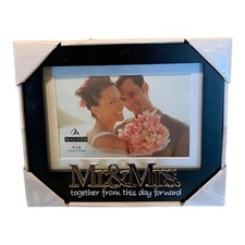 New 4x6 Mr  Mrs Black Silkscreened Wood Frame 5x7 Mat / Silver Word Attachment
