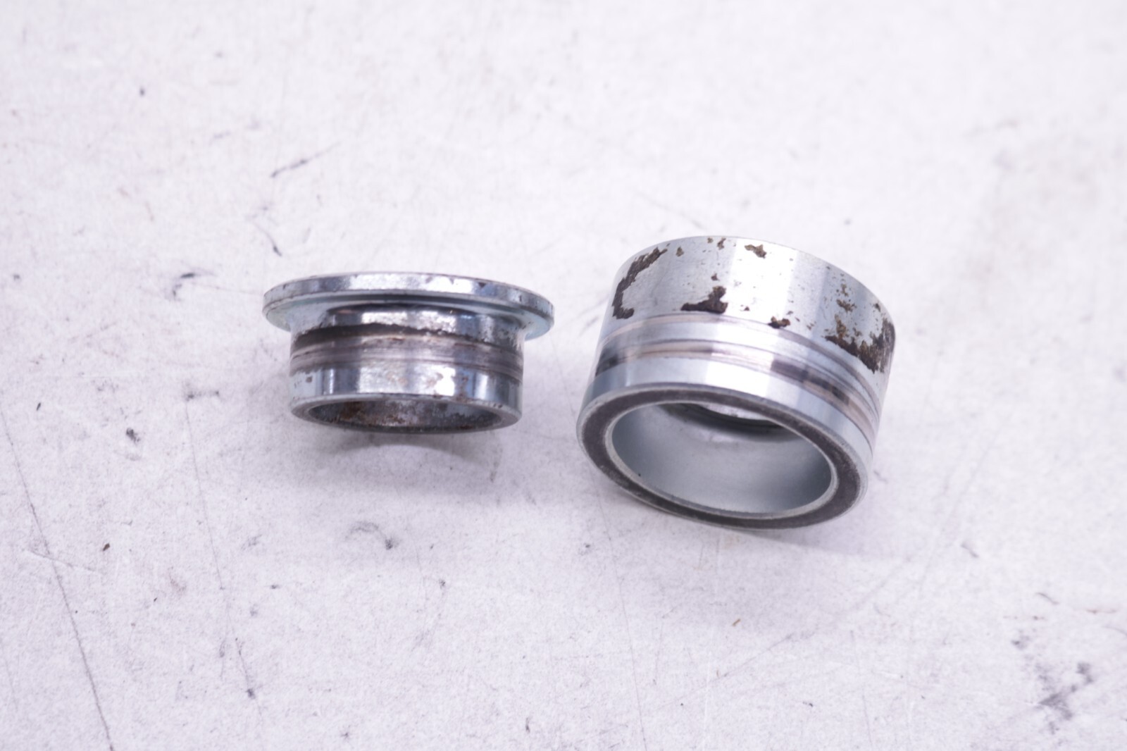 2003 03 04 ZX6R ZX6RR ZX636 636 OEM REAR WHEEL SPACERS RIM AXLE DAMPER