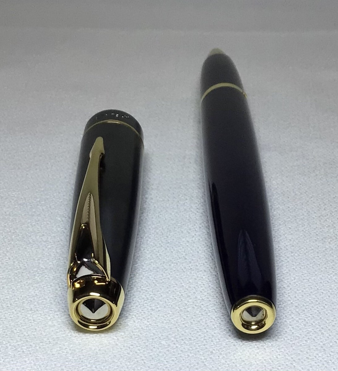 Parker 100 Cobalt Black GT RollerBall Pen New in Box Product