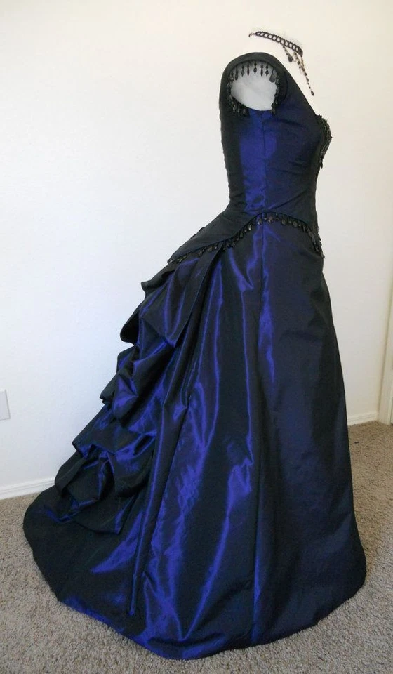 Vestidos de novia retro vintage de los años 50 de tafetán con cuentas cuello cuadrado Foto 2 de 4