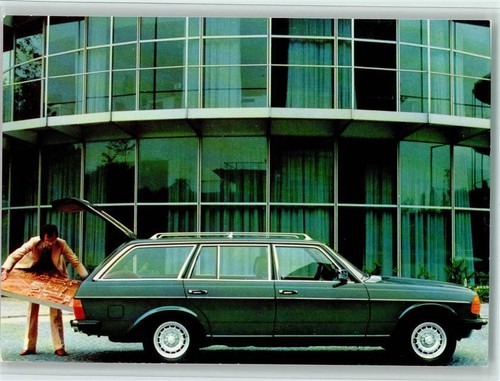 10122847 - Mercedes-Benz 230T: 4-Zylinder-Benzinmotor 80 kW 1109 PS Mann laedt