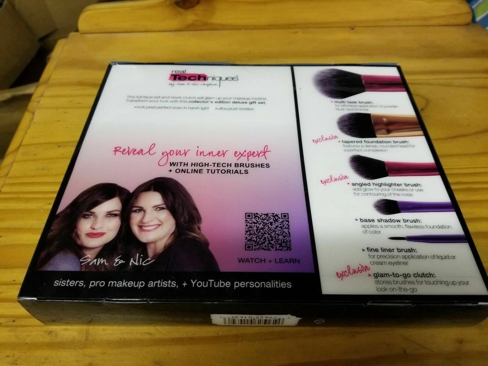 REAL TECHNIQUES MAKEUP BRUSH DELUXE GIFT SET 5pc COLLECTOR'S EDITION USA BRUSHES - Image 3 of 4