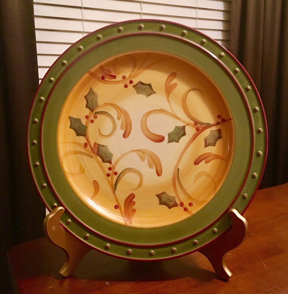 2006 DEMDACO Crimson Berries Green Christmas Platter by Deb Hrabik 13 Inch