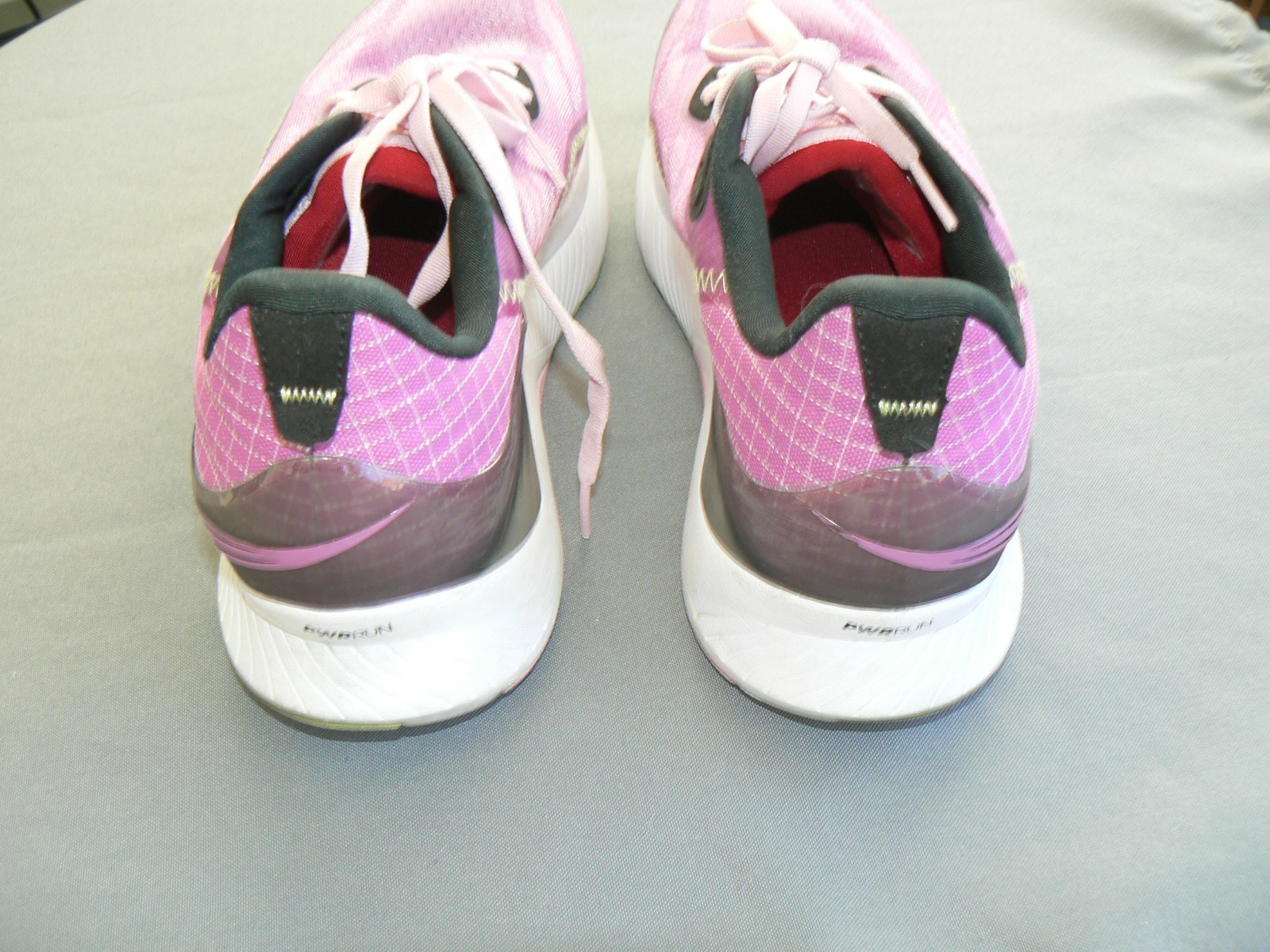 Women's Size 9.5M  7.5  41 - Saucony Endorphin Shift 2 Razzle/Deep Pink image 3