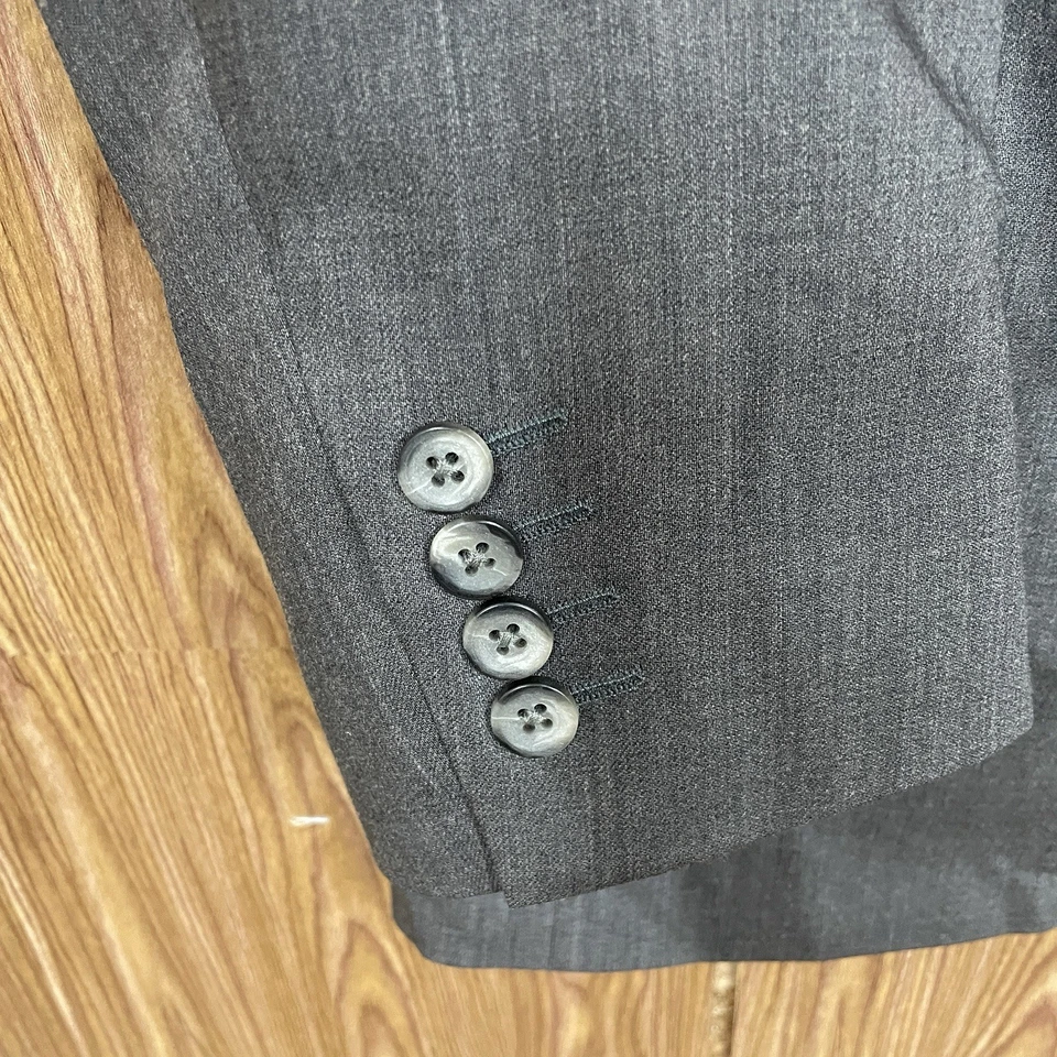 J Ferrar Blazer Jacket Mens 42L Gray Solid 100% Wool Two Buttons - Image 4 of 4