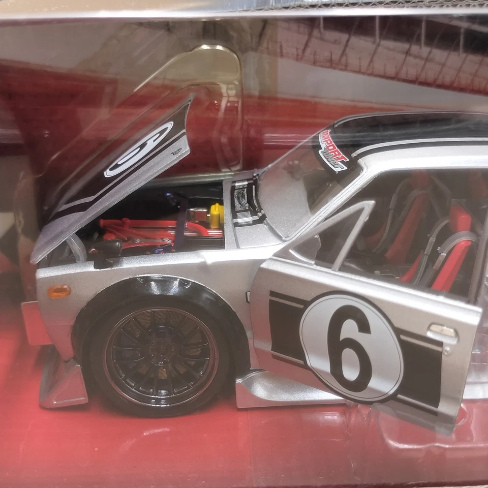 Muscle Machines 1/24 Nissan Skyline GTR 2000 Silver #6 Import Tuner 73111 - Image 2 of 4