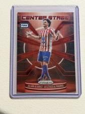 Prizm FIFA 2025-26 Julián Álvarez Atlético de Madrid Centro Escenario ROJO Pulsar crs