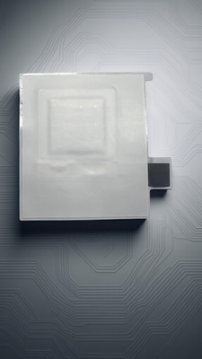 BLE-Ortungs-Sticker   ultraflacher Tracker (65 × 55 × 1 mm), über 2 Monate Laufz