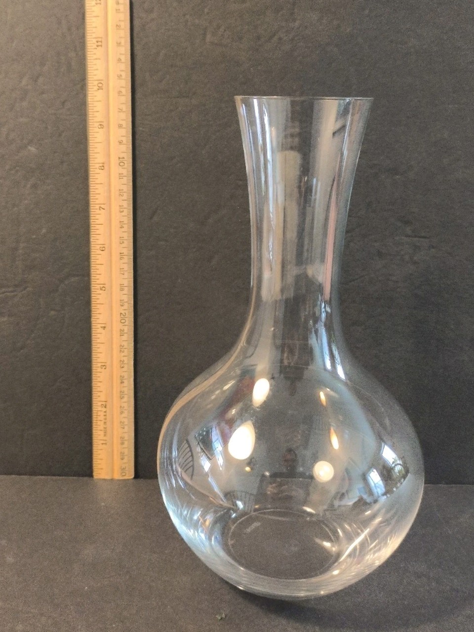 RIEDEL Vivant Decanter Crystal Glass Balloon Wine 9.75" Tall