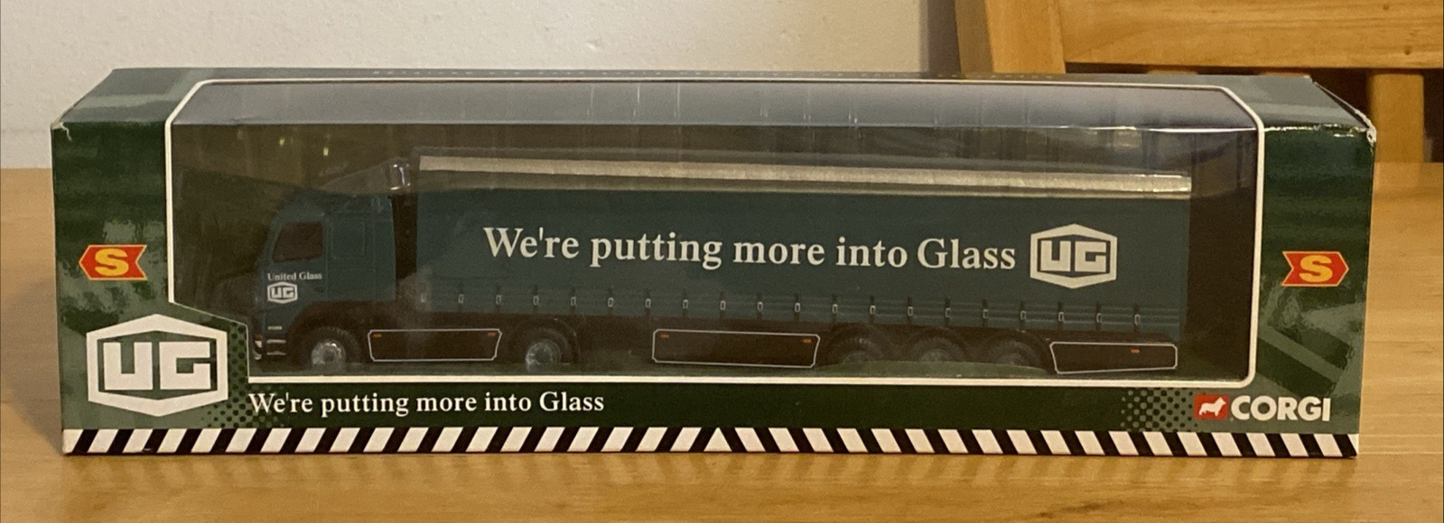 Corgi 1/64 Scale Diecast CC86701 - Volvo Curtainside - United Glass BNIB