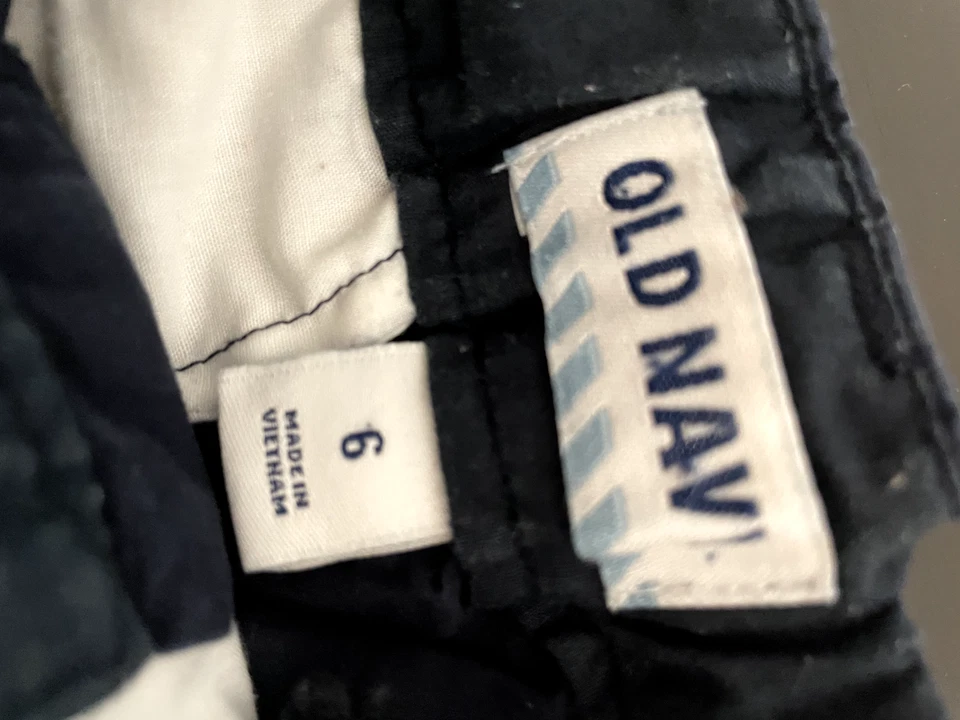 Old Navy hammerhead shorts boy's size 6, navy blue - Image 2 of 2