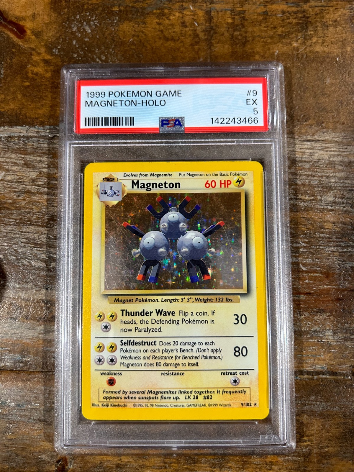 POKEMON 1999 Game MAGNETON Holo #9 PSA 5 RARE