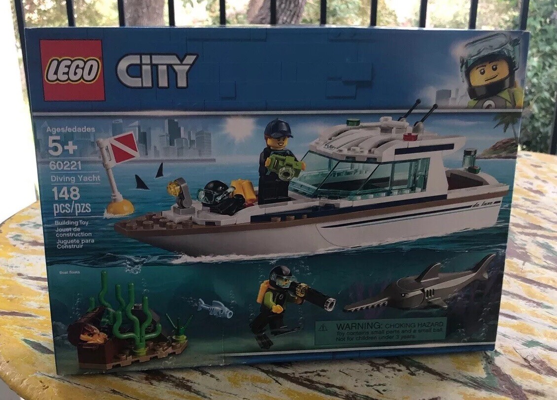 lego city 60221 diving yacht