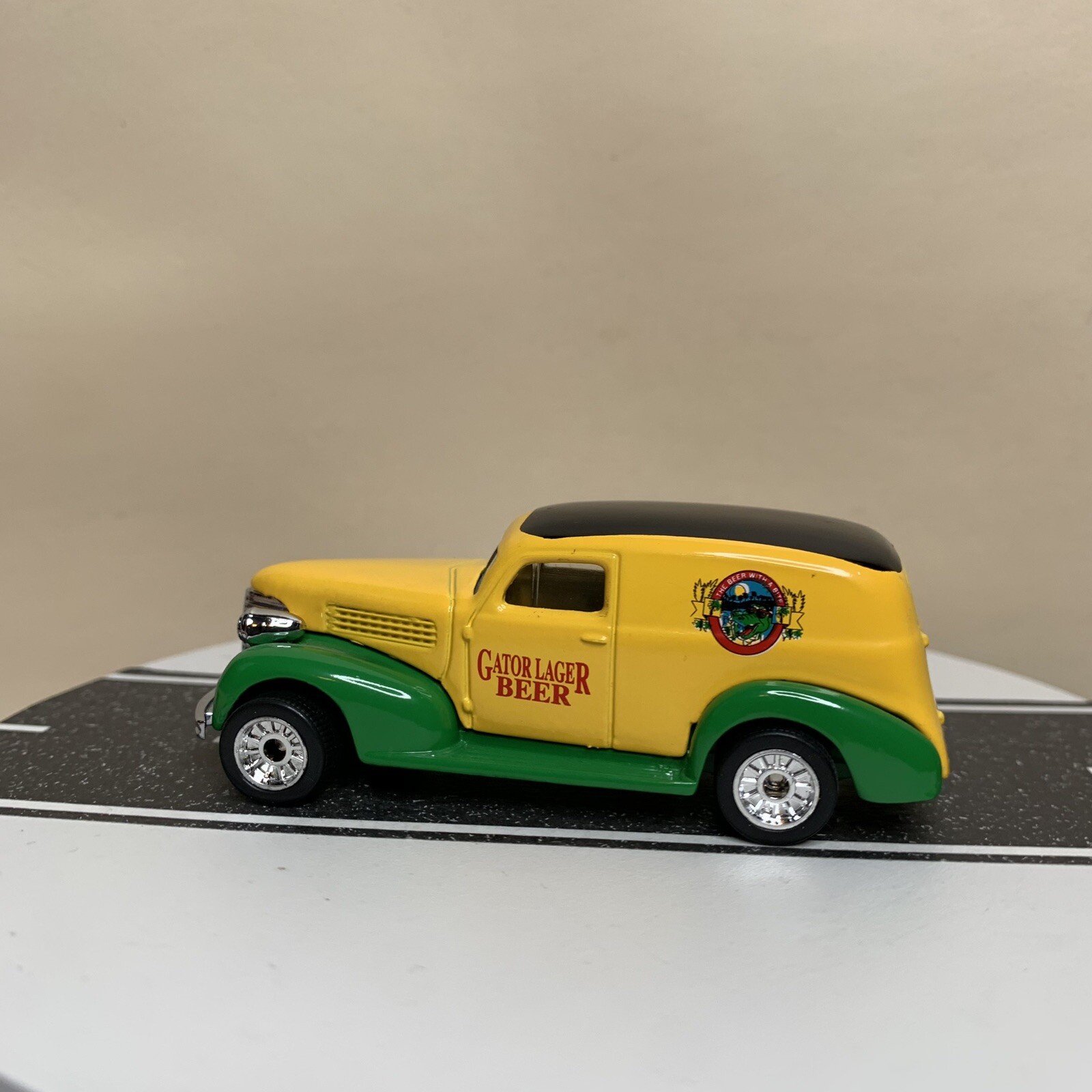 Matchbox Micro Breweries ‘39 Chevy Sedan Gator Lager Beer Florida Beer Brands NM