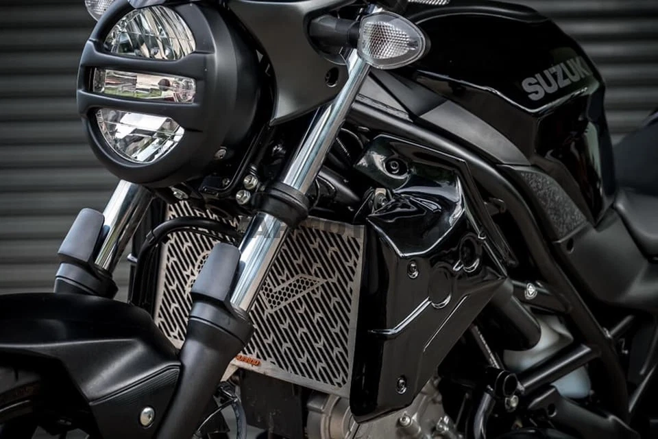 PARA SUZUKI SV650 SV650A SV650X CUBIERTA PROTECTORA DE LUZ DE CABEZA NEGRA ABS 2016++ Foto 4 de 4