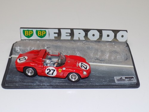 Voiture 1/43 Art Model Ferrari 268 SP #27 1962 24 de LeMans ART908 diorama