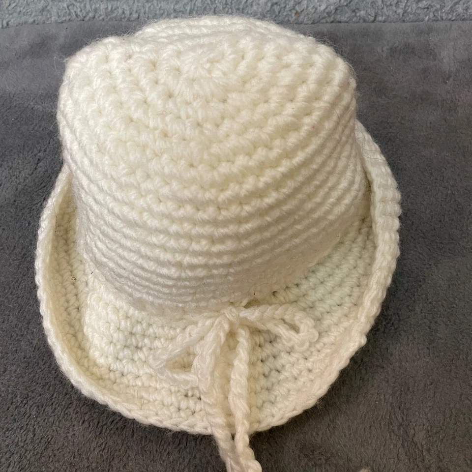 Sombrero de cubo para mujer blanco de ganchillo boina hecha a mano elástico ajustable de colección Foto 3 de 4
