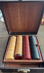 Vintage Resolin / Bakelite  Poker Chip Caddy Holder very cool! 190 Chips