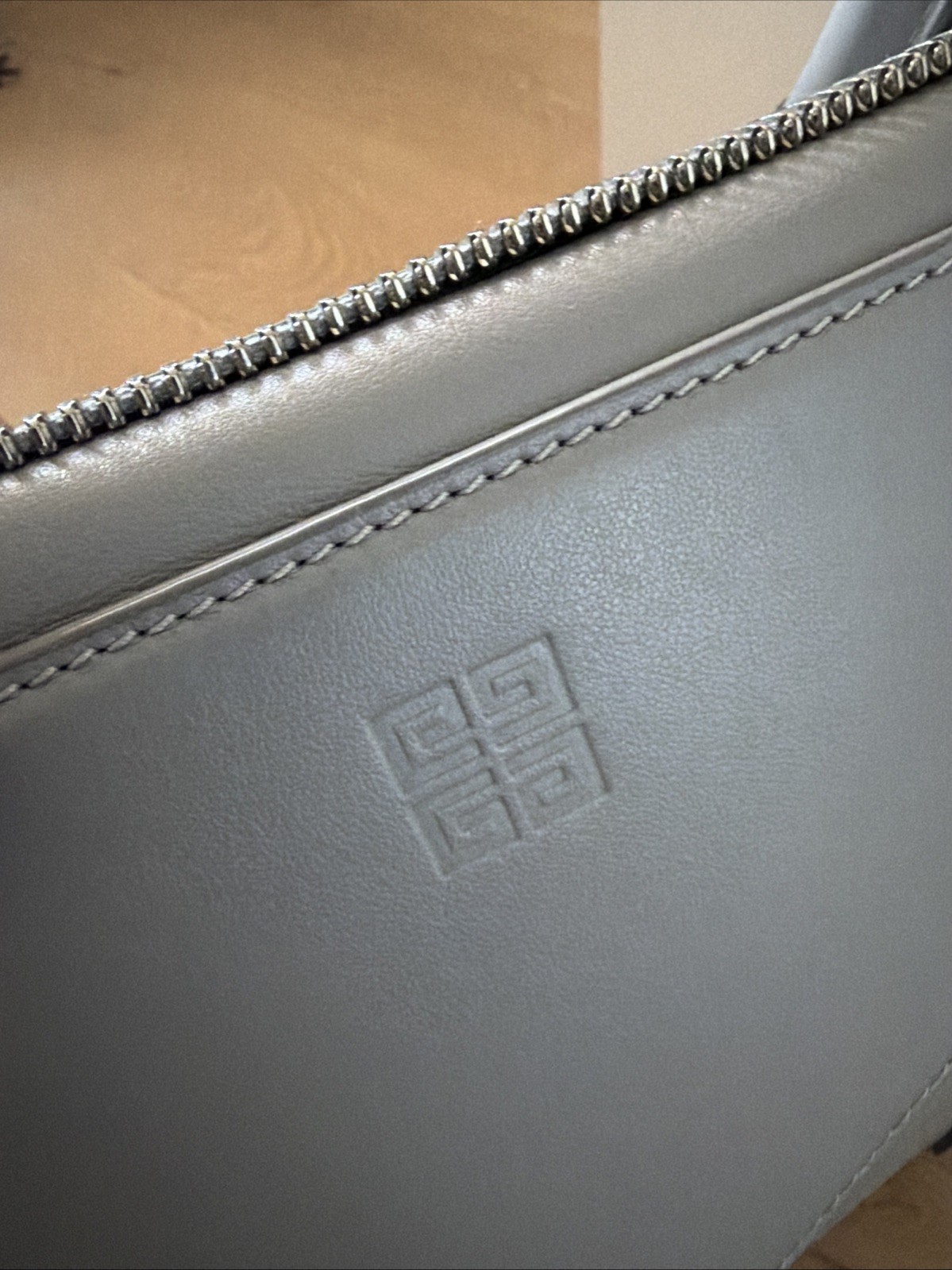 Givenchy Soft Antigona Medium in Pearl Grey image 6
