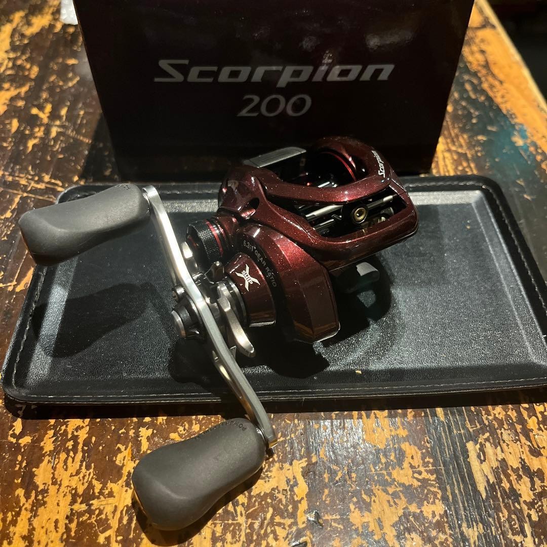 Shimano Scorpion 200 Baitcasting Reel Red Right Hand Gear Up