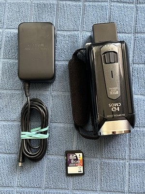 CANON Vixia HF R400 Digital Video Camera Camcorder w/ SD- & Charger