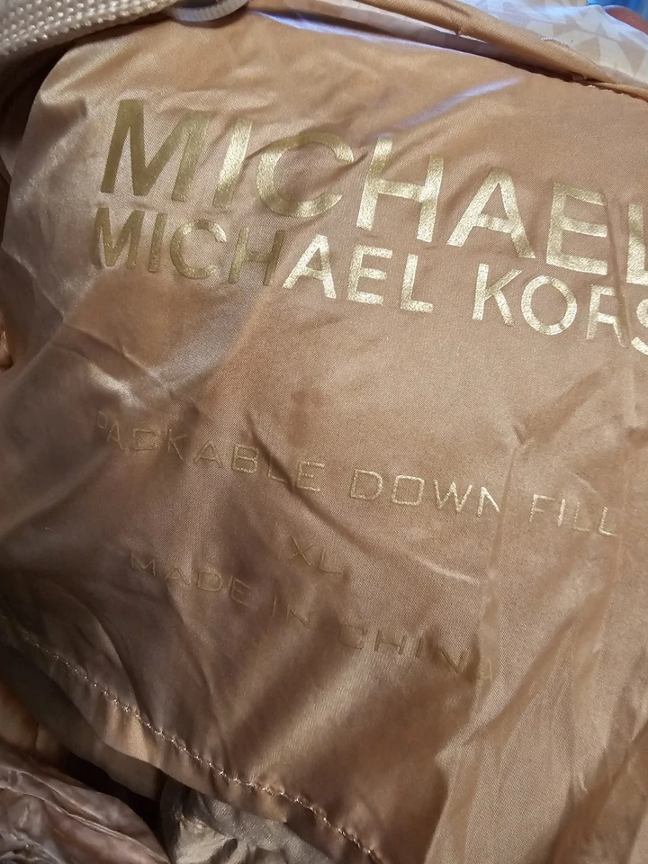 Michael Kors Logo Hooded Puffer Vest Jacket Powder Blush Sz XL - Image 4 of 4