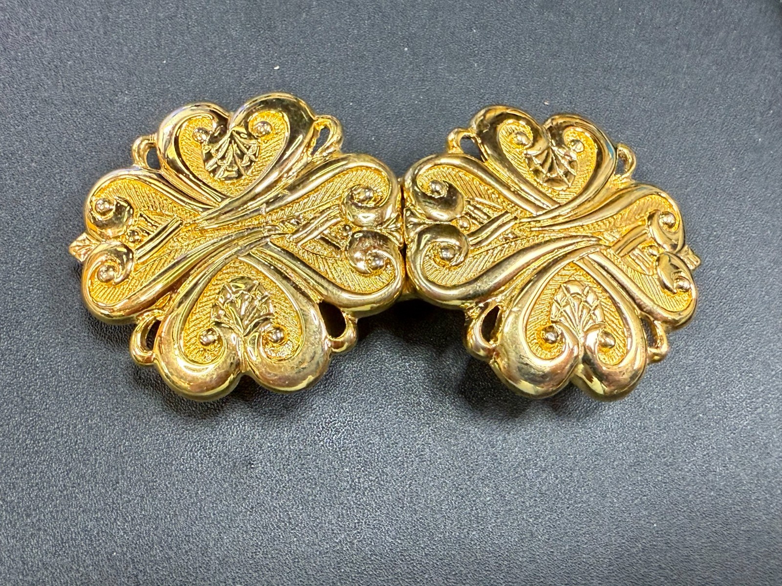 Baroque Pattern Interlocking Two Piece Gold Tone … - image 14