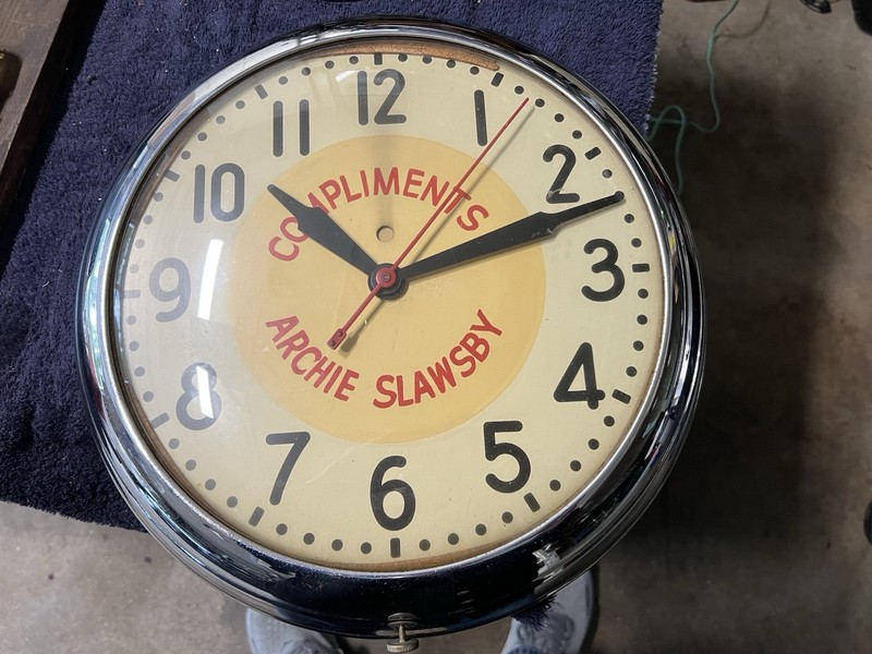Nashua NH Archie Slawsby Vintage Advertising Clock