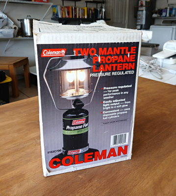 #ad Coleman Pressure Regulated 2 Mantle Propane Lantern 700lm Green 5152C700 $24.00