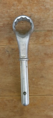 Gekröpfter Rohrringschlüssel 55er