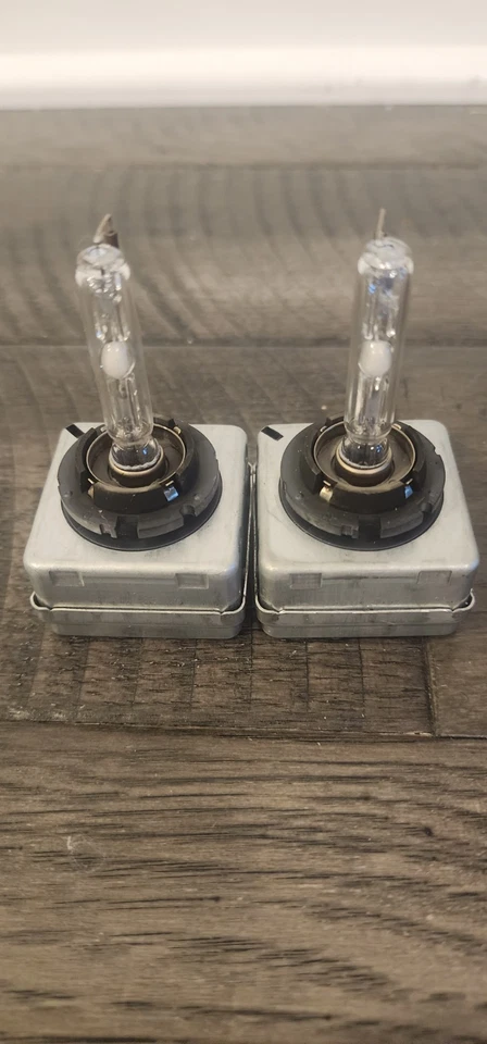 Par de bombillas OEM Osram Xenarc D1S 35W 66043 Alemania Xenon HID Foto 2 de 4