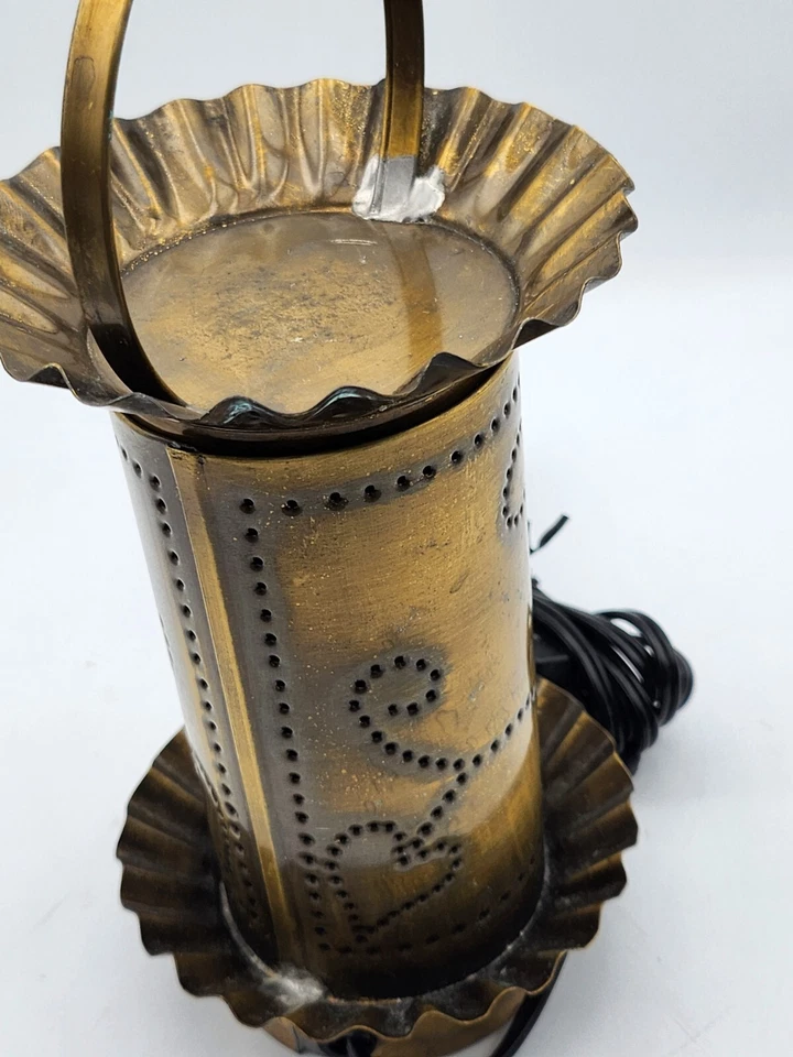 Irvin’s Country Tinware Wax/Tart Warmer. Heart Pattern. Made In USA. - Image 4 of 4