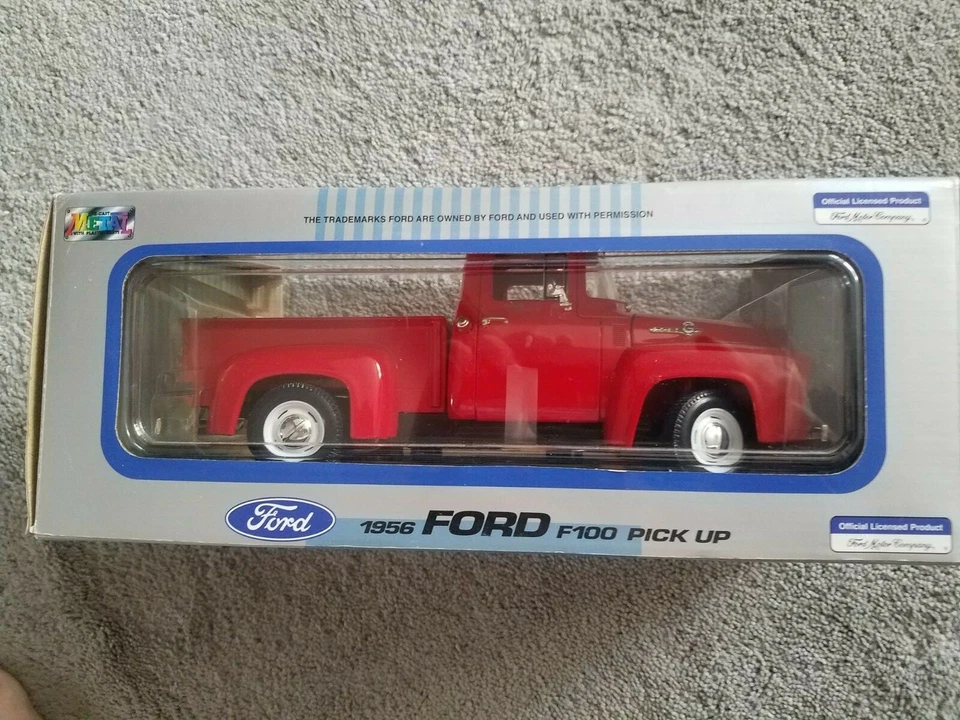 Welly collection 1:18 scale 1956 F-150 Ford Pickup  - Image 2 of 4