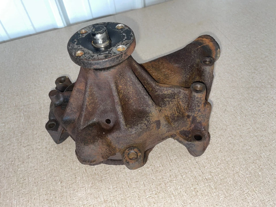 85 CHEVY GMC TRUCK K10 C10 350 305 GM WATER PUMP HOUSING 376444 Foto 3 de 4