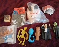 Vintage MONSTER/HORROR STUFF - 11 Items