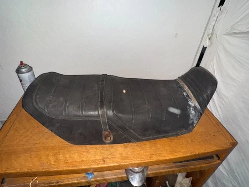 SEAT ASSY (BLACK) *{MODEL Z}*
