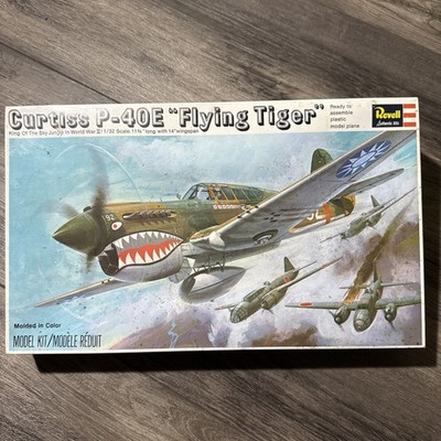 REVELL CURTISS P-40E ''FLYING TIGER'' SEALED UNBUILT KIT 1/32 SCALE