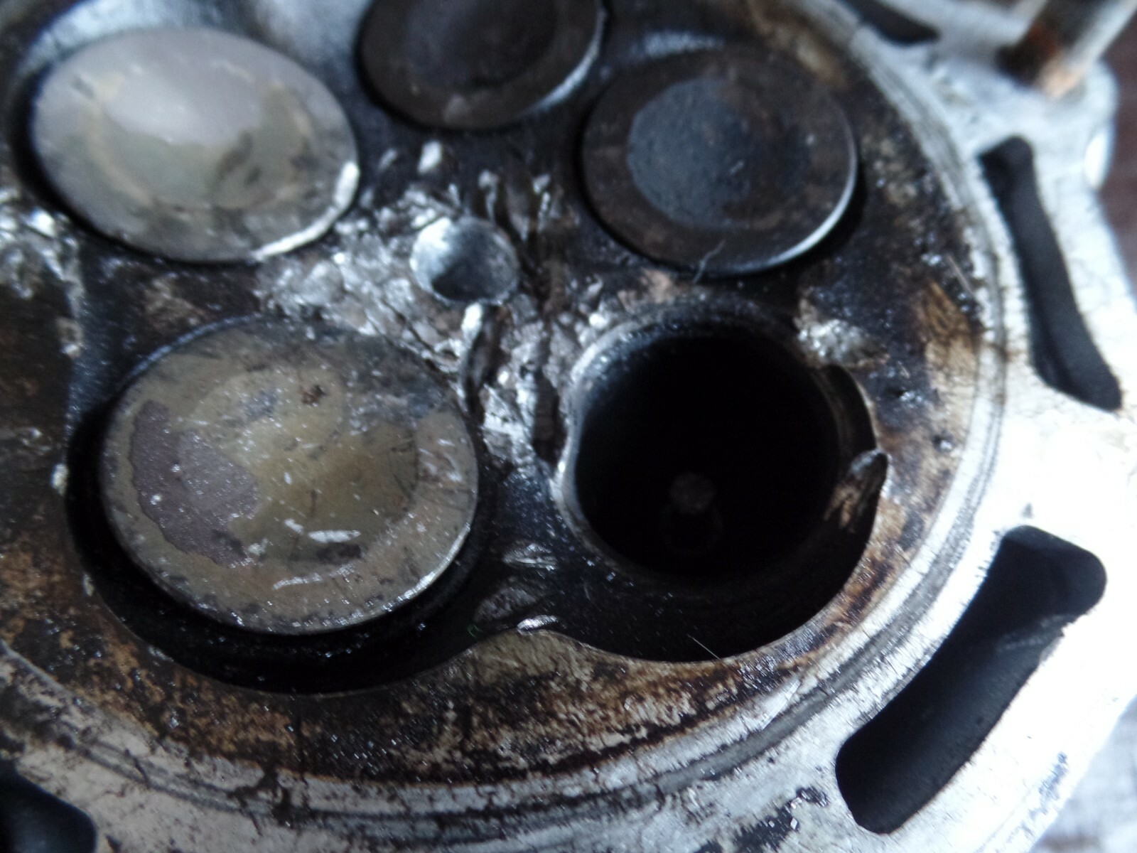 Yamaha YZ426F Engine Cylinder Head *FOR REPAIR NEEDS MACHINE WORK 2000