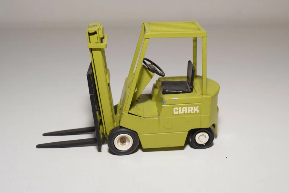 A31 1:25 CONRAD CLARK CARRELLO ELEVATORE VERDE OTTIME CONDIZIONI - Immagine 2 di 4