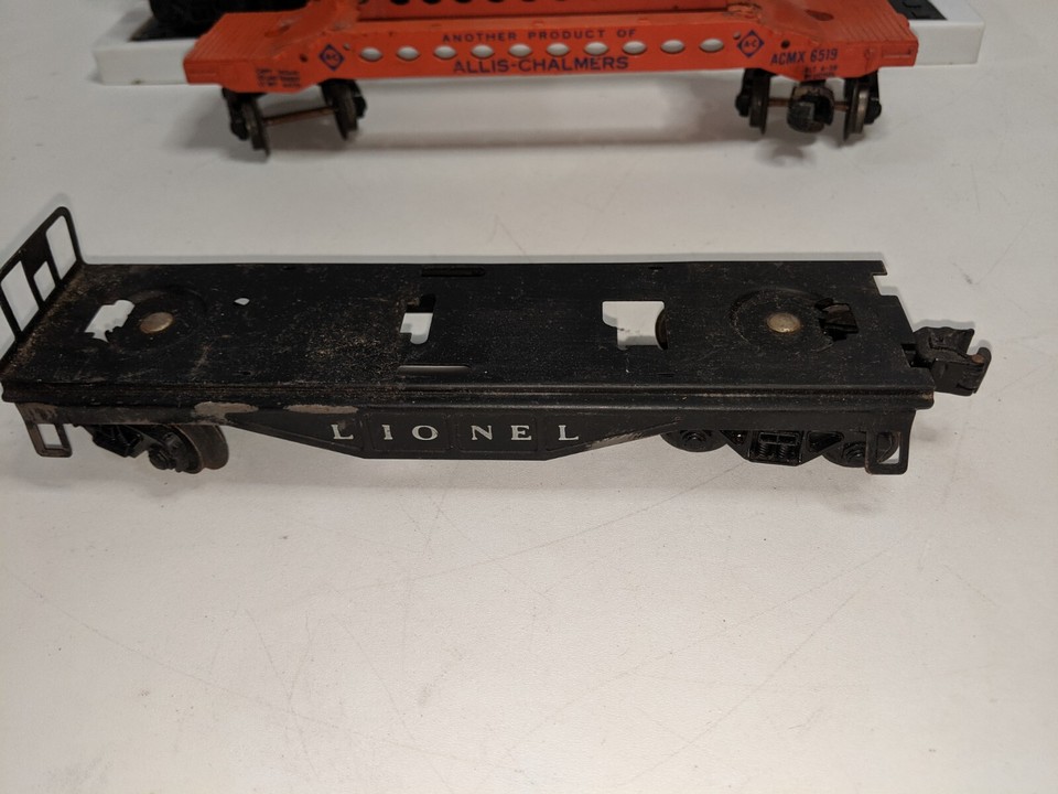Set of 5 Lionel O Gauge / Super O Flat Bed Red Car Train RR 6817 6825