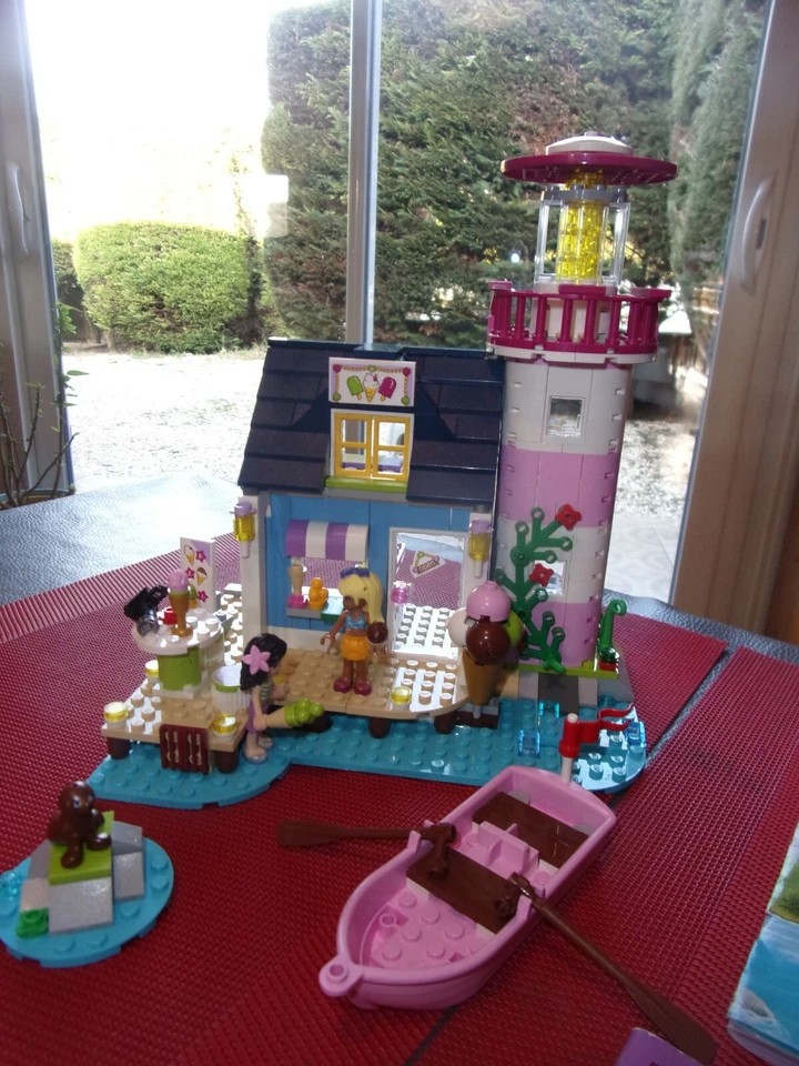 LEGO Friends 41094 Heartlake Lighthouse, photo 2 sur 4