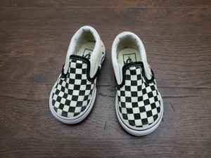white toddler slip on vans