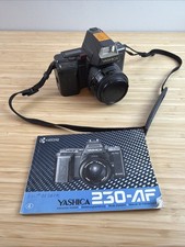 Yashica 230-AF fotocamera reflex 35 mm NON TESTATA 