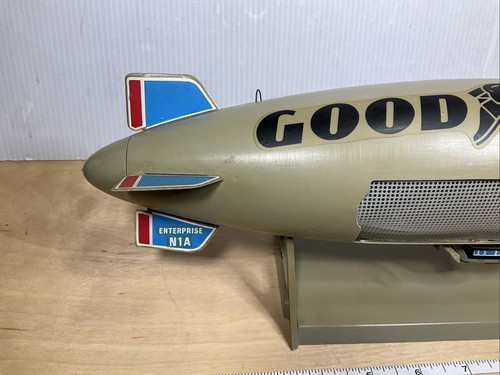 Vintage Revell GoodYear Blimp 1975 Snap Model Kit - Picture 2 of 21