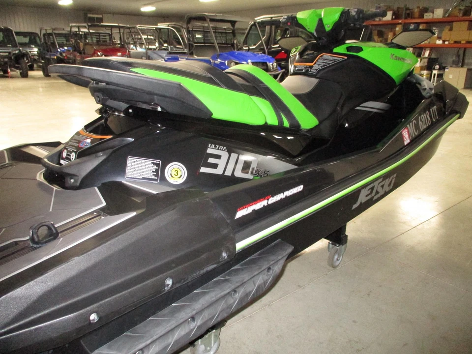 Kawasaki Ultra 310 LX-S 2022 Foto 3 de 4